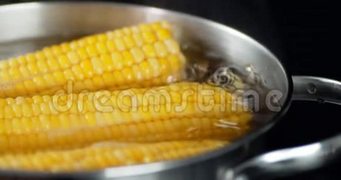 玉米剥皮机
